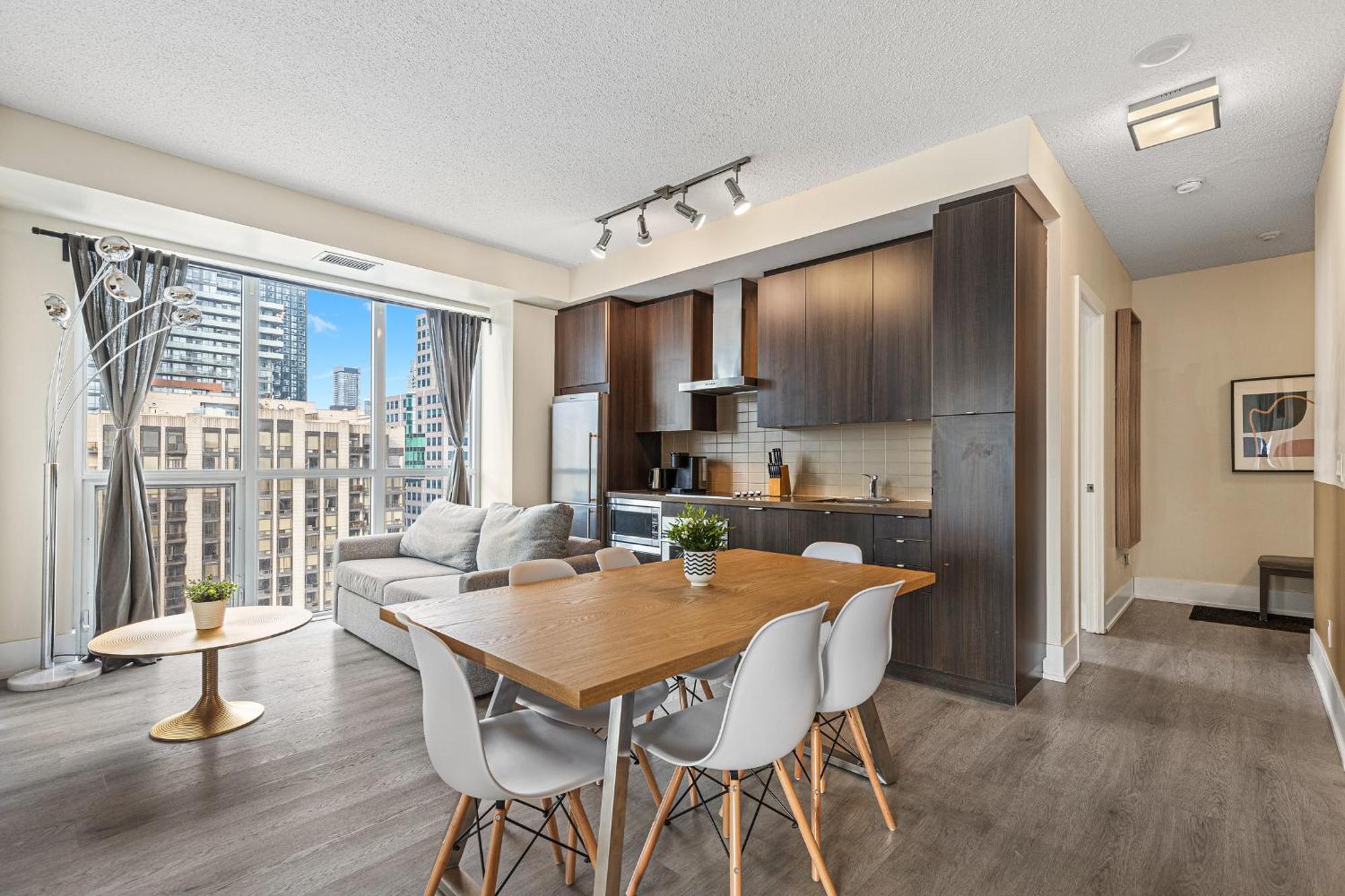 3 Bedroom Beside Cn Tower With Parking Downtown Toronto Eksteriør bilde