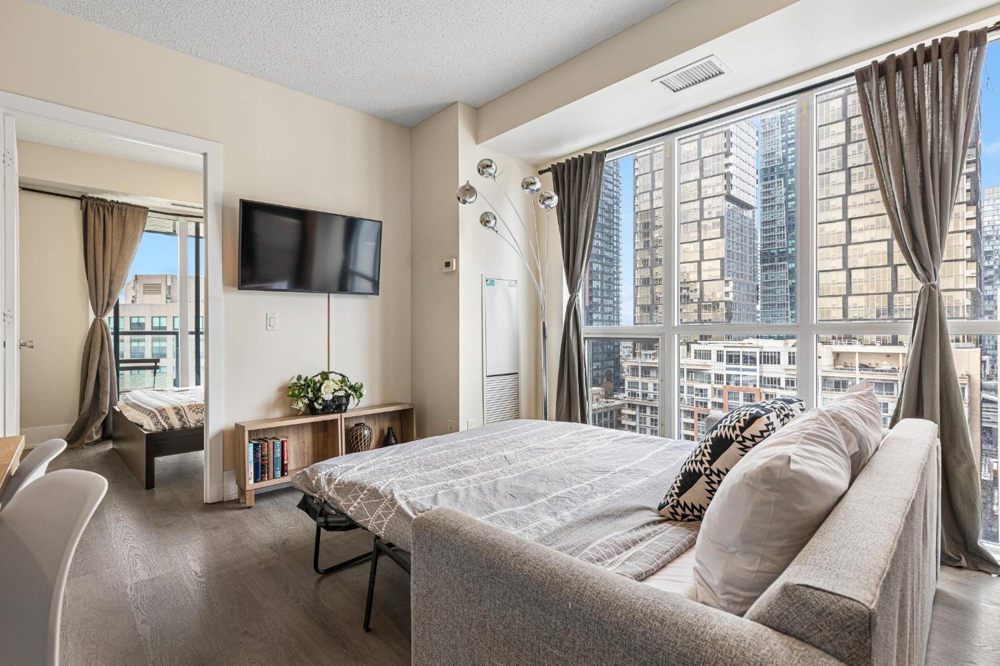 3 Bedroom Beside Cn Tower With Parking Downtown Toronto Eksteriør bilde