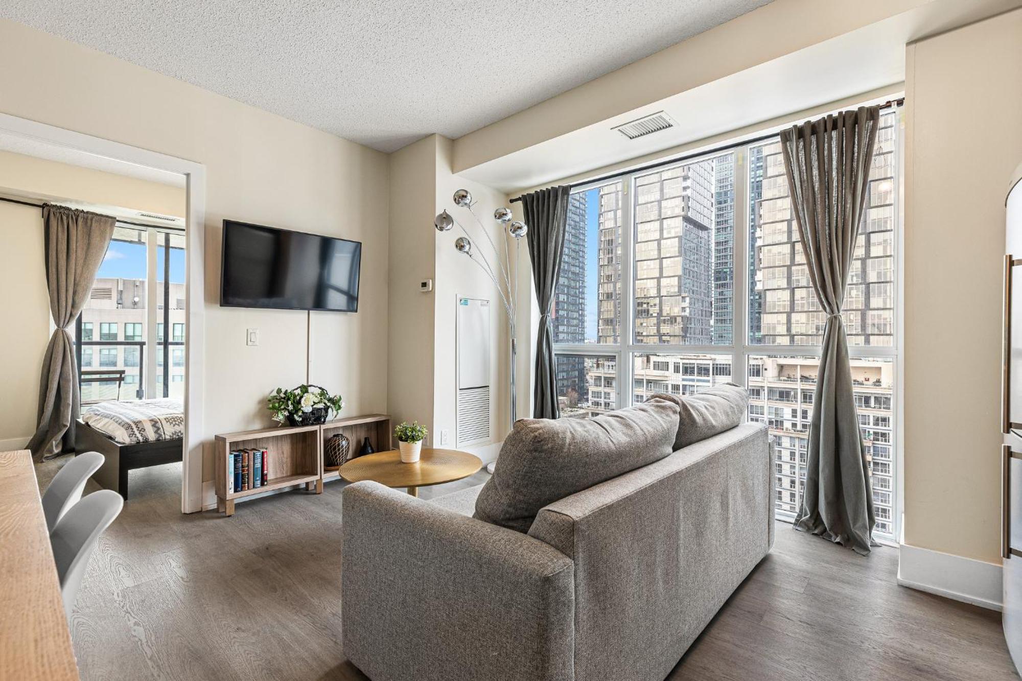 3 Bedroom Beside Cn Tower With Parking Downtown Toronto Eksteriør bilde