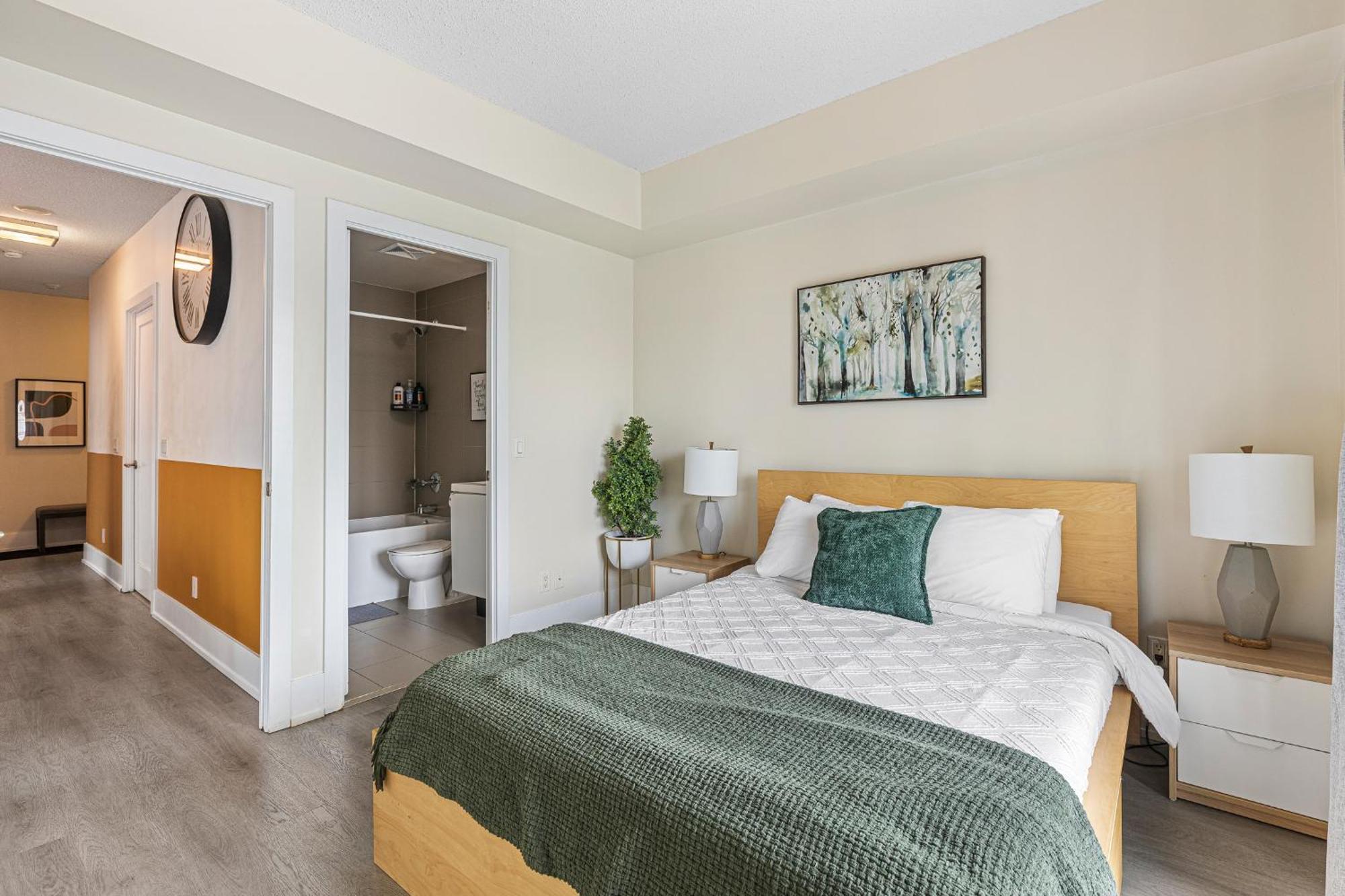 3 Bedroom Beside Cn Tower With Parking Downtown Toronto Eksteriør bilde