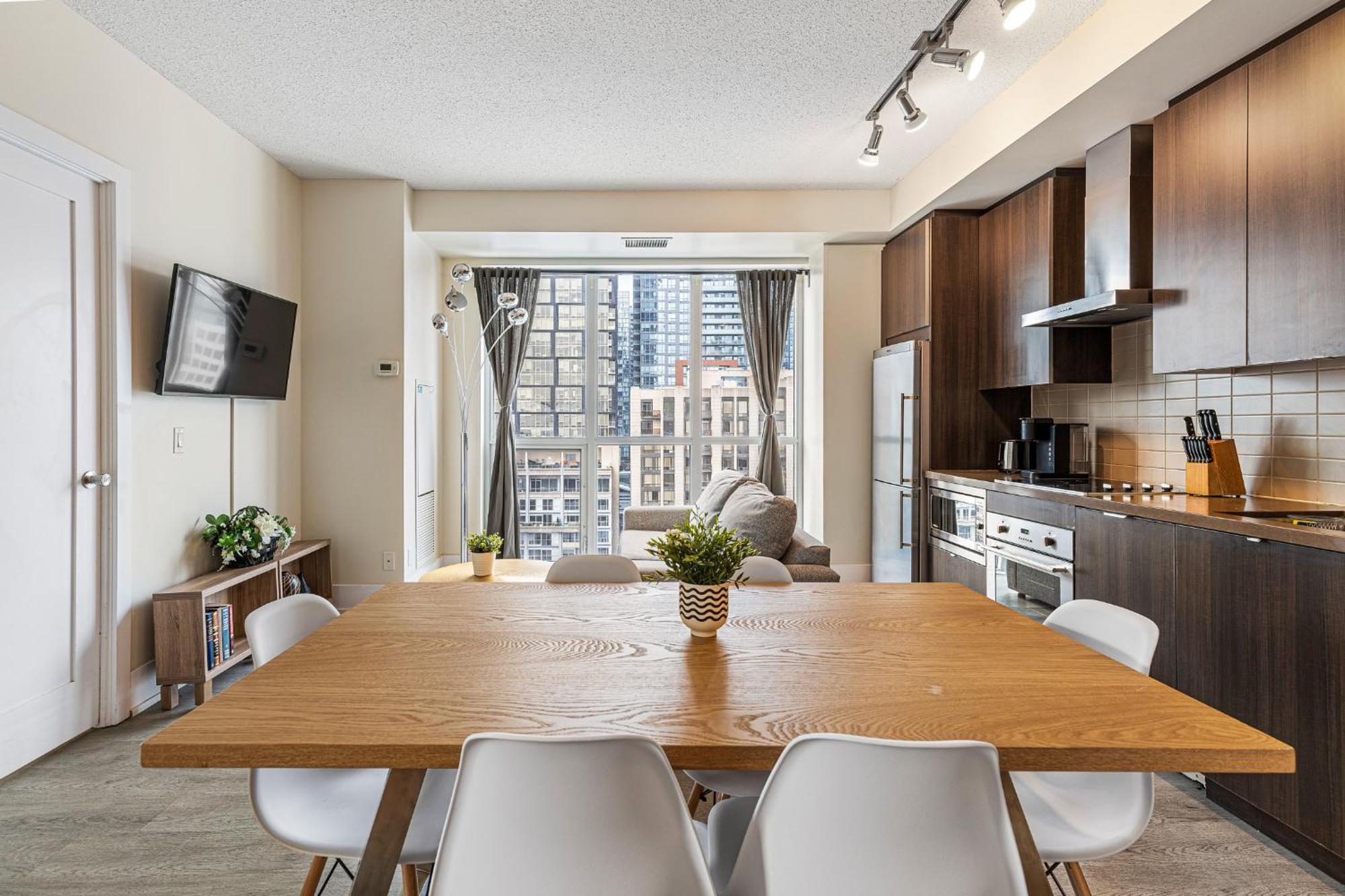 3 Bedroom Beside Cn Tower With Parking Downtown Toronto Eksteriør bilde
